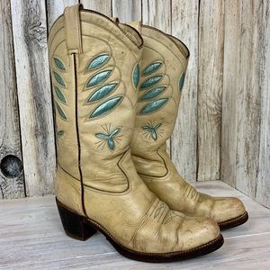 Vintage Cream Cowboy Boots
